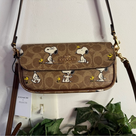 NWT Coach X Peanuts Hailey Flap Bag In Signature Canvas With Snoopy Print - Picture 2 of 10